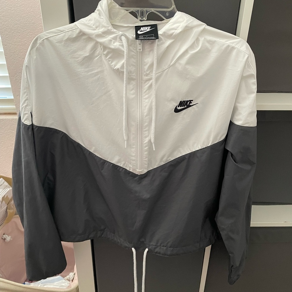 Cropped Nike windbreaker